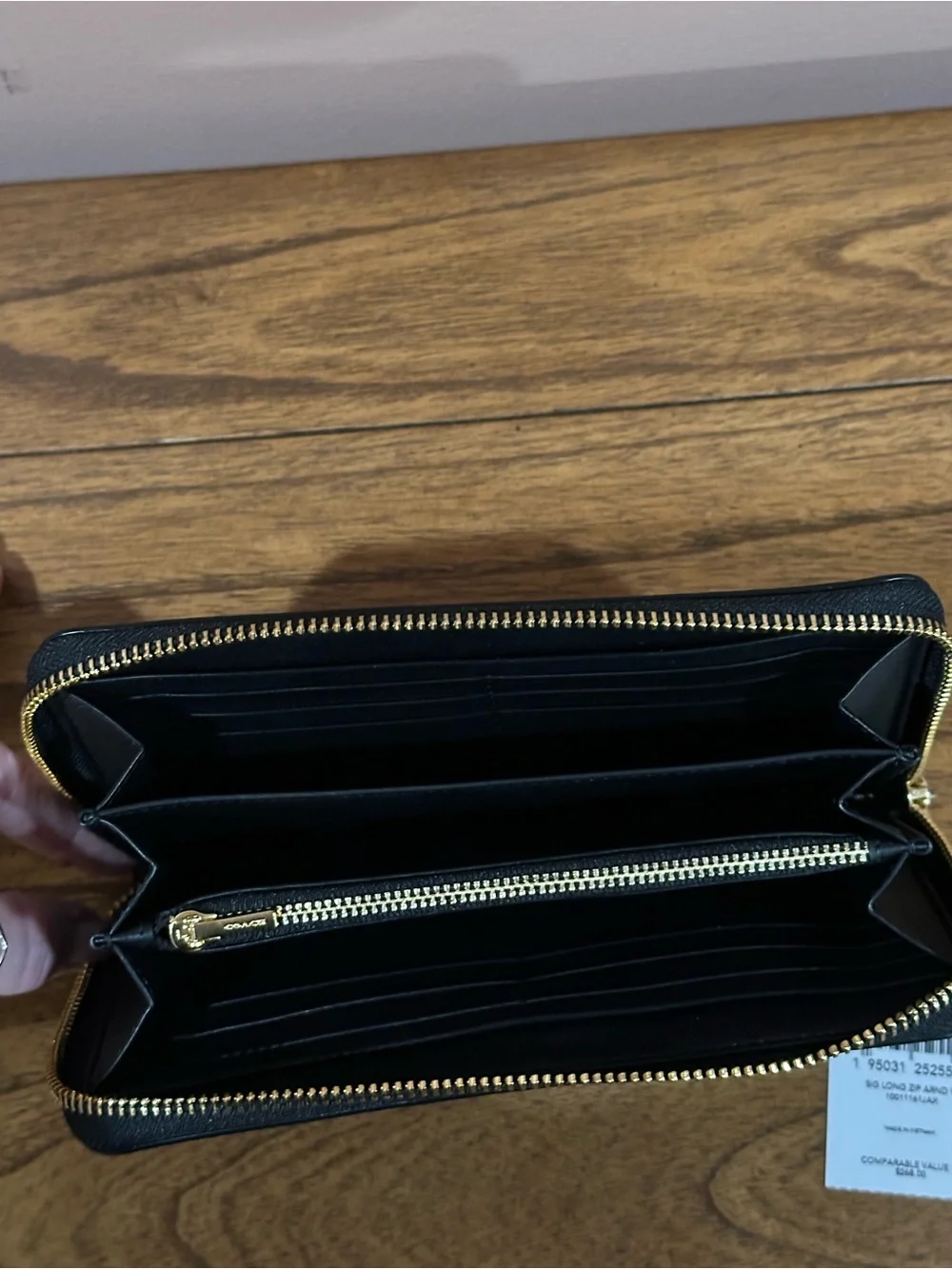 Coach Wallet - Picture 4 of 4